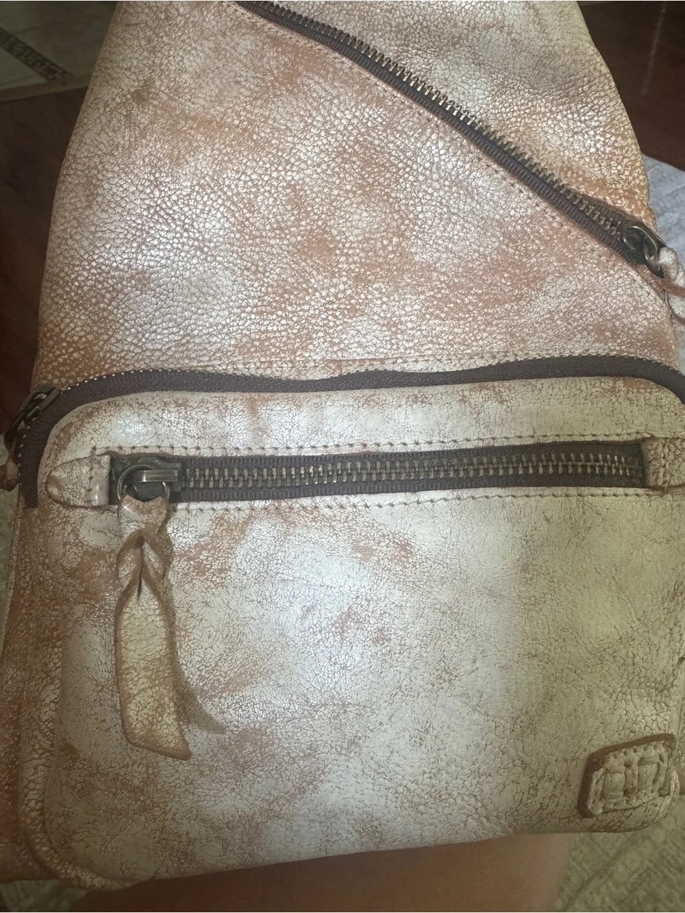 BED STÜ LEATHER SLING BAG